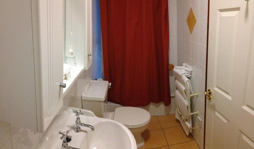 Virginia'S Guesthouse 肯梅尔 客房 照片
